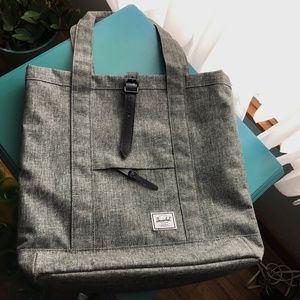 Herschel Market Tote Raven Crosshatch